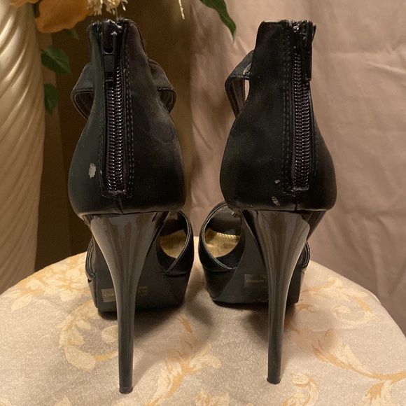 Stiletto Heel - Picture 6 of 10